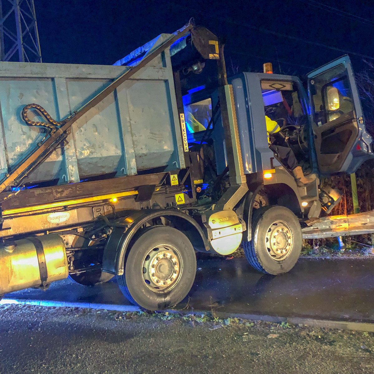 swpolice's tweet photo. Our @SWP_Roads officers are dealing with a number of road traffic collisions across #SouthWales this morning. 

The roads are very icy in areas, please slow down and take care. 

^cy https://t.co/0kJTDeIP5I