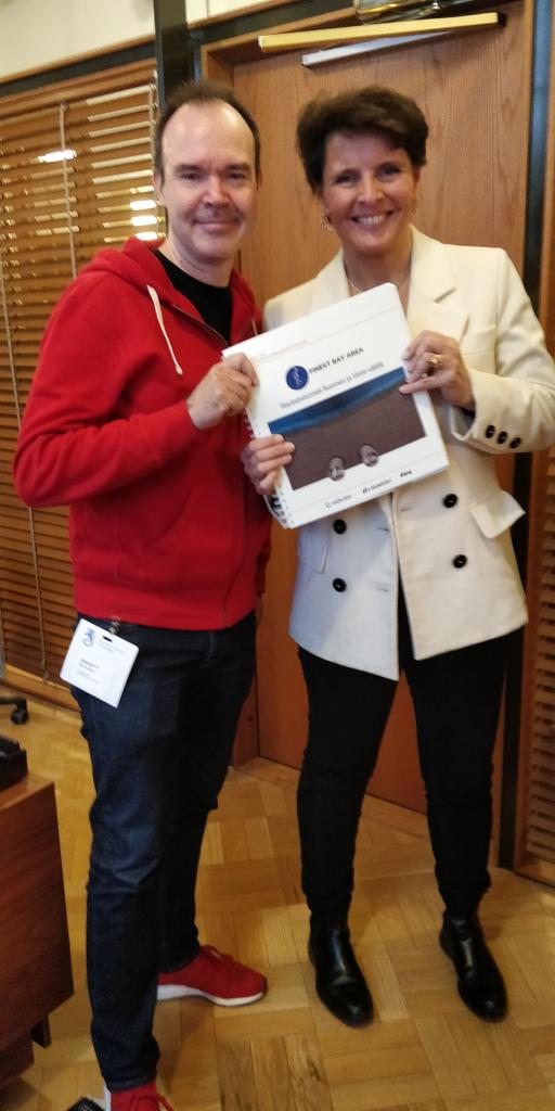 pvesterbacka's tweet photo. Great to catch up with our Minister of Communications @AnneBerner and talk about the Tallinn tunnel project and provide the Environmental Impact Assessment report too :) #FinEstBayArea #heartofeurasia https://t.co/t57QGugxXr