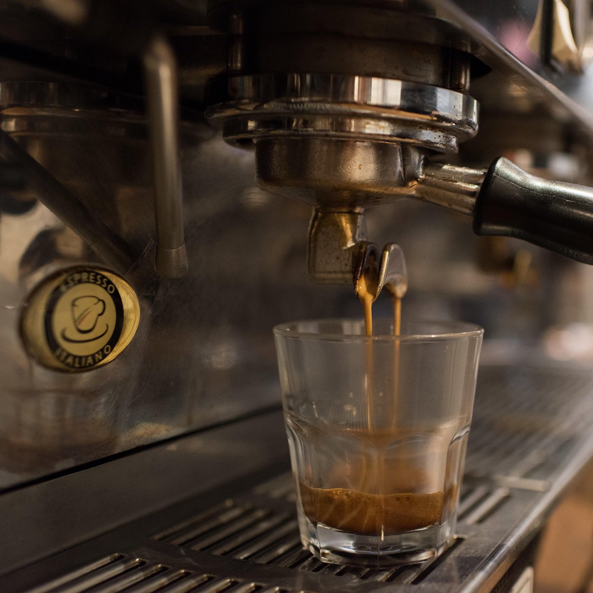 everbean's tweet image. Starting the morning off with your favourite caffeine fix ☕

#London #UK #Brookst #Grosvenorst #grosvenorsquare #neighbourhoodcafe #coffeeshop #local #morning #necessity #ukcoffeeweek #coffeelovers #dogoodtastegreat #coffeecommunity #fairtradecoffee #lovecoffee