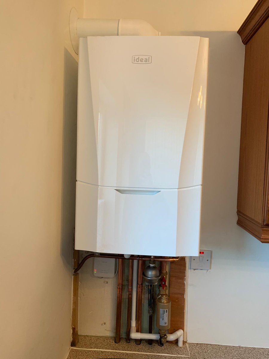 BenThurman7's tweet photo. Thanks to ideal for our 2nd lead in only 2 months. Customer over the moon with her 12 year peace of mind warranty. Not only is it a lead for a boiler but now we have the customers servicing for the next 12 years. Good work ideal #ideal #idealmax #plumbcoservices https://t.co/RV6wOSfCnG