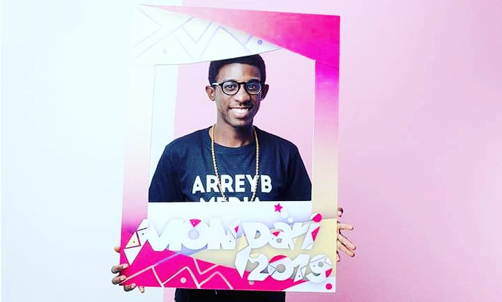 arrey_bate's tweet photo. This 2019 we want to build an African empire, starting with a national brand. #ARREYB.
With our team, we want to stay relevant for mastering our art and passion - media.
#MonPari2019
#ARREYB #ABNTour #BFF
#ATouchOfPerfection
#NotJustBlogging_Professionalising https://t.co/oKooJD0Hu9