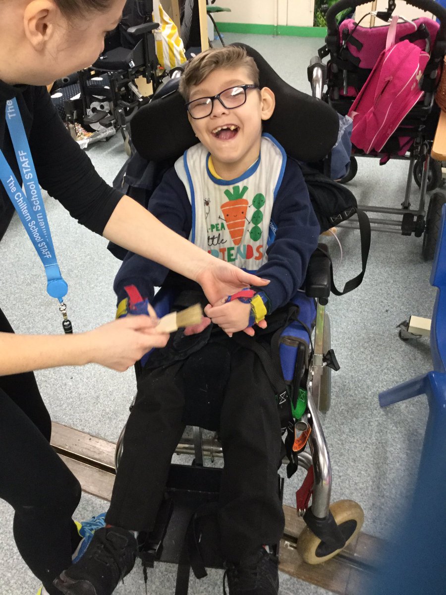 TheChilternSch's tweet image. Big smiles in lavender class! #morningexercises #readyforlearning