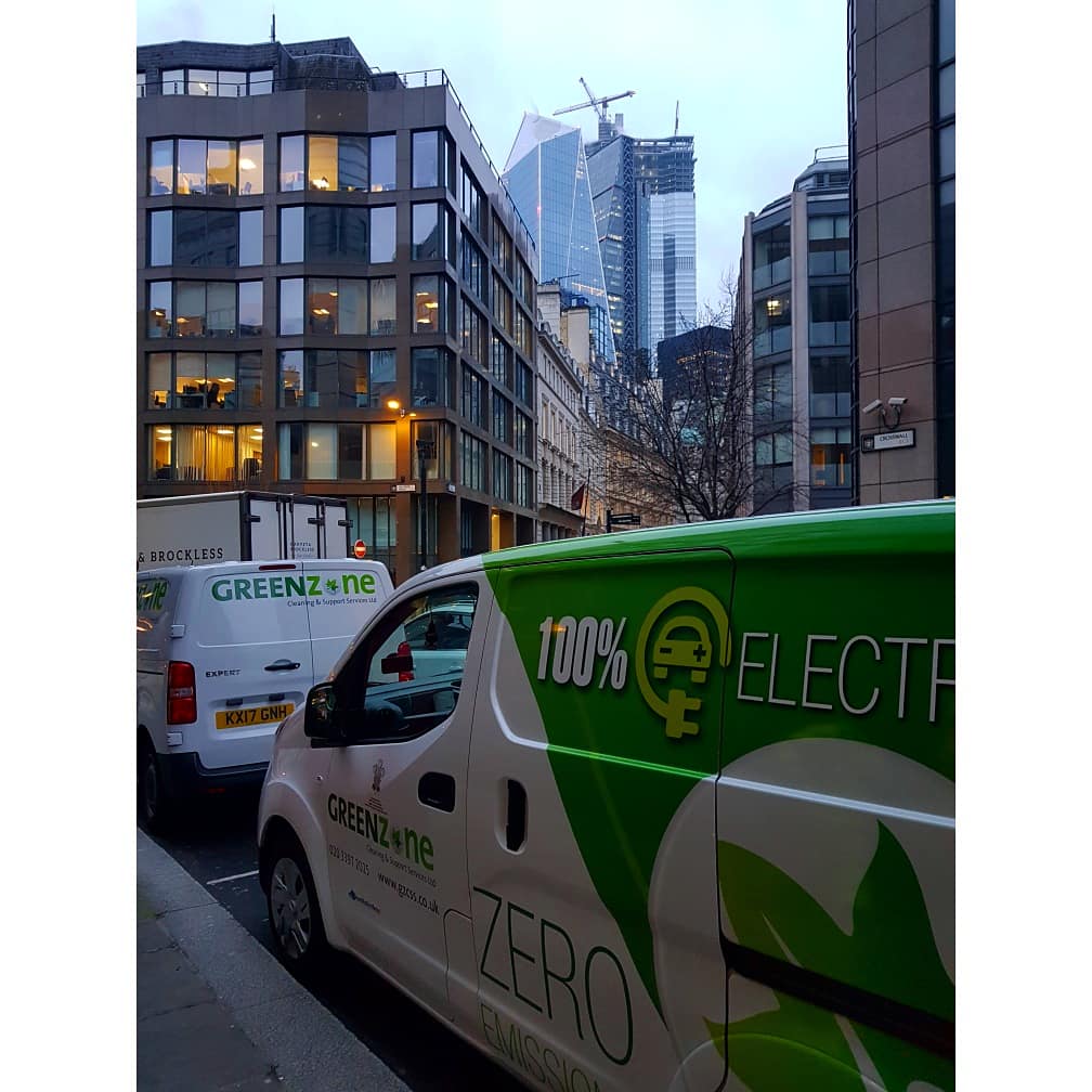 Always nice to stumbled across a couple of the fleet whilst out and about early in morning!

#Proud #GreenZone #fullyelectric #ultralowemissions #changingourindustry #changingtheworldonestepatatime #London #city #cleaning
@GreenZoneCSS @SteveTrew