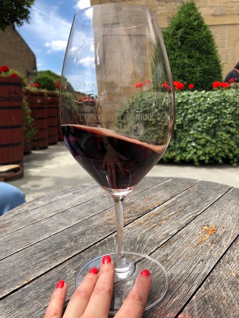 Cita para 2020. Si eres un explorador gastronómico, no te puedes perder @CataBarrioEst  gastronomía y buen vino, en La Rioja. @cuncamusa asistió a la pasada edición, su experiencia en el blog: bit.ly/CataBarrioEsta…

#exploradoresgastronomicos #winelovers #LaRioja