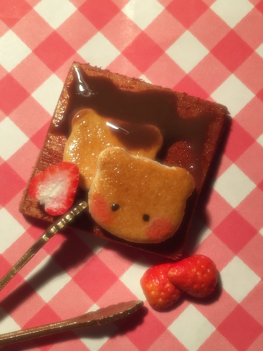 numapontan's tweet photo. これをベースにいろいろ作ろう。

#粘土 #フェイクスイーツ #ミニチュア #くま #いちご #チョコレート #ハンドメイド好きさんとつながりたい https://t.co/7jOAirLBoV