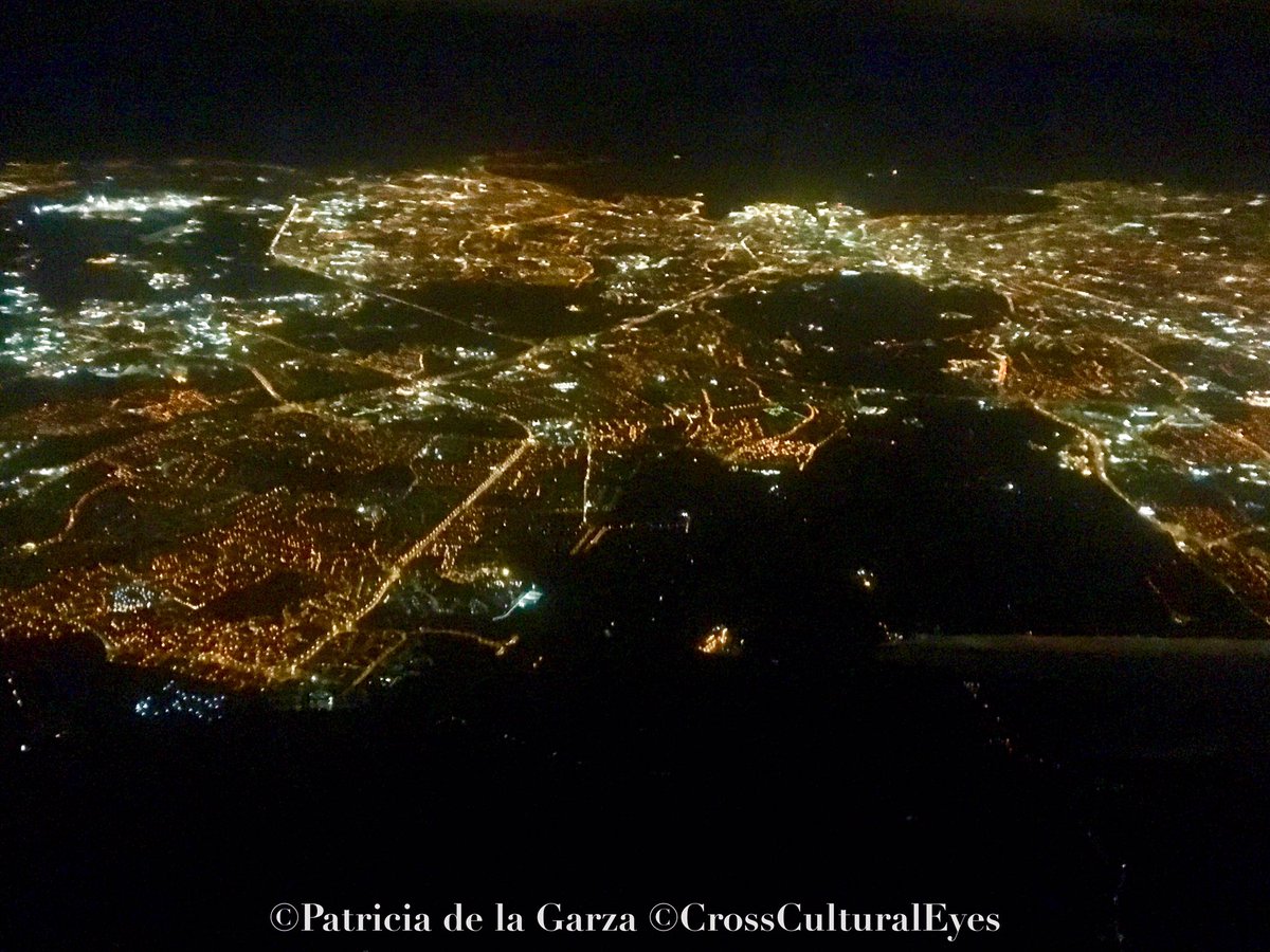 biutifuldc's tweet photo. Transitando de las 6:00 am, cielo irlandés, a las 9:00 am, cielo parisino.  #GoodMorningWinter https://t.co/xnYq81QVmo