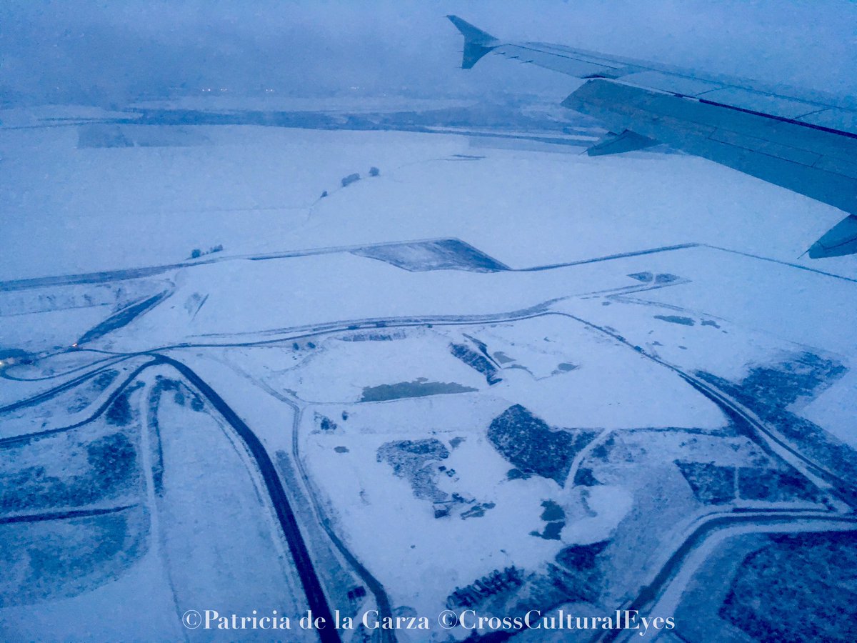 biutifuldc's tweet photo. Transitando de las 6:00 am, cielo irlandés, a las 9:00 am, cielo parisino.  #GoodMorningWinter https://t.co/xnYq81QVmo