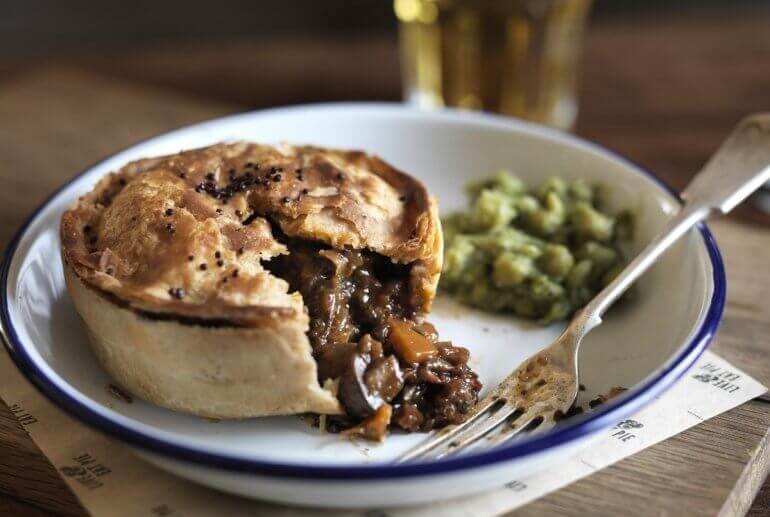 PETAUK's tweet photo. Fancy a #vegan pie? Go for...
Pieminister Kevin
Young Vegans' Pies
Fry's Meat Free Pepper Steak Style Pies
Linda McCartney Foods Vegetarian Country Pies
#NationalPieDay https://t.co/SLo3xADIGf
