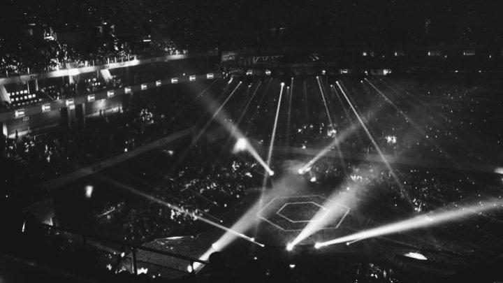 saibyunbunny's tweet photo. Happy 3rd year concert to my main & first ever concert i've attended 😭💯💗✨ #EXOLUXIONINMANILA2016DAY1 #D_012316 #SILVEROCEAN https://t.co/PXF6ZBvuNM
