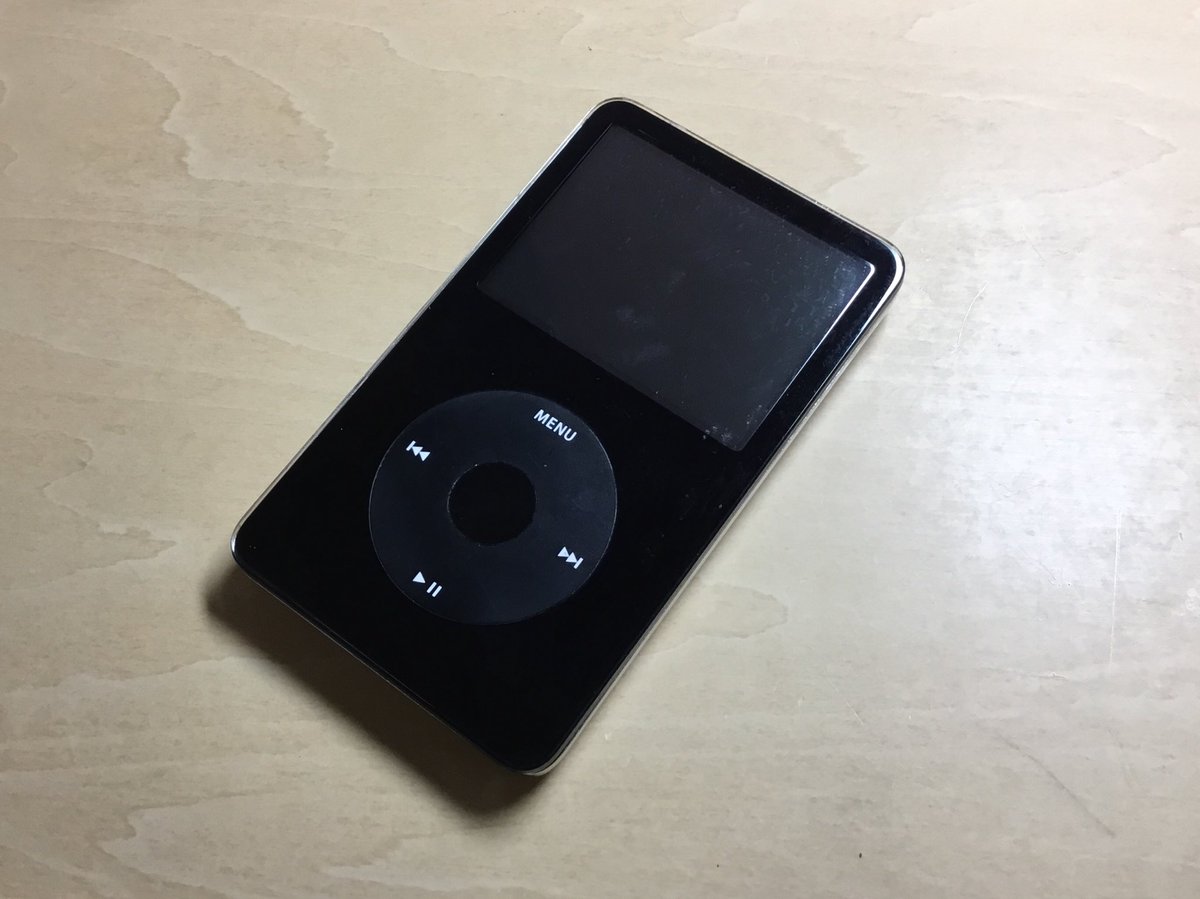 teke3in's tweet photo. iPod 第5.5世代を買った。
今までiPodはホワイトだけだったので、今回はブラックにしてみた。黒も良い感じ…!
これからRockboxを入れて使う予定。
#iPod5th #iPod55th #iPod第5世代後期 #iPodclassic #iPod #Apple #Rockbox https://t.co/jM5XAuDTzy
