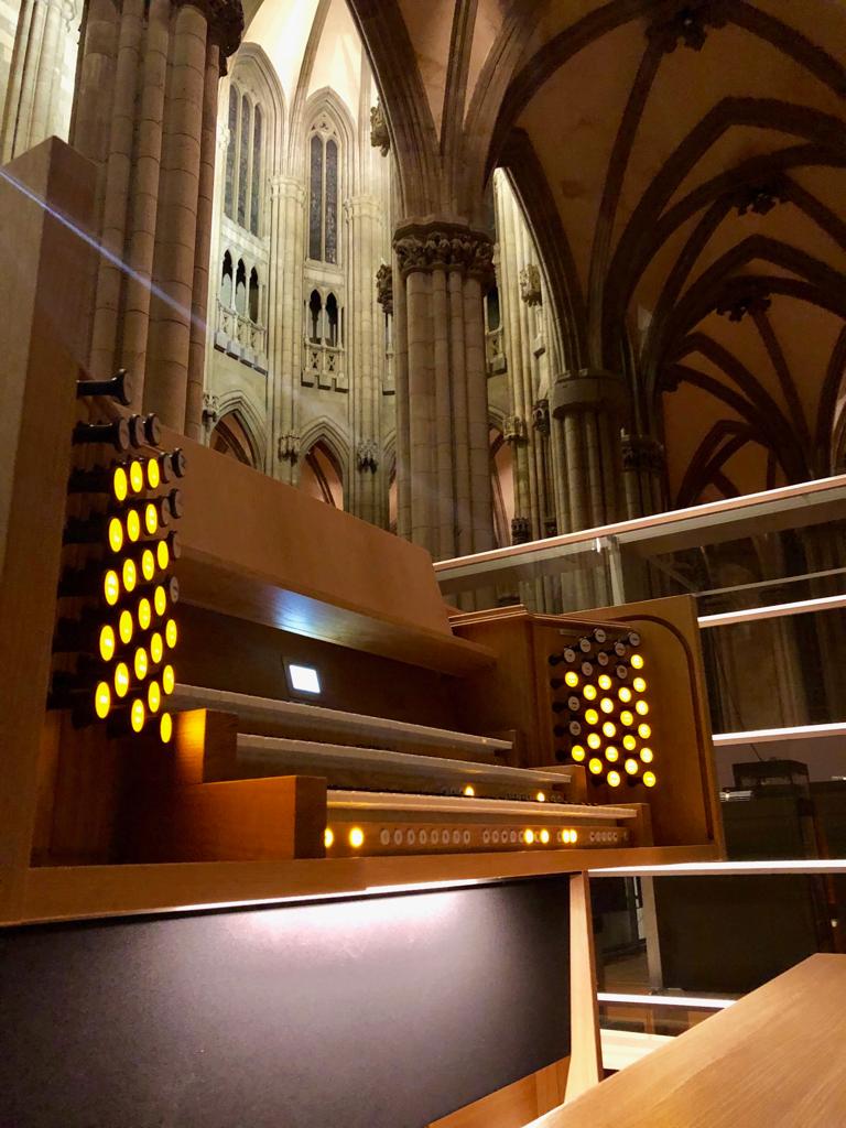 Recently our Spanish dealer Andante Órganos installed this beautiful three-manual Ecclesia D-450 church organ in the prestigious Cathedral of María Inmaculada of Vitoria, Spain.