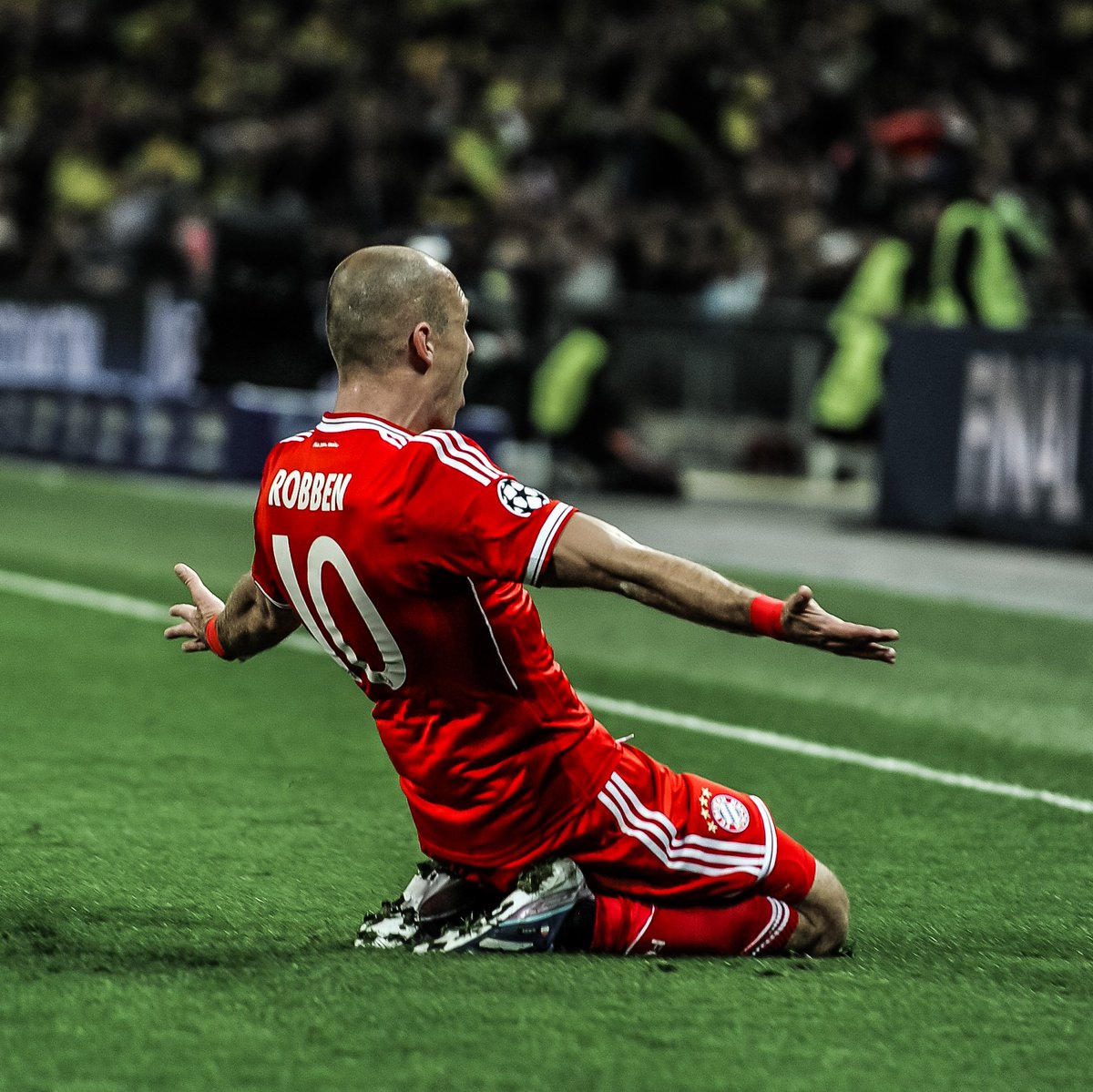 Uefa Champions League Arjen Robben 13 Ucl Final Scores The Winning Goal Bayern Crowned Champions Awarded Man Of The Match Happy Birthday Robben Ucl Fcbayernen Arjenrobben T Co Zam4czfwsp