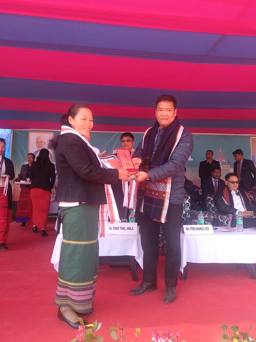 DistLower's tweet photo. What more a befitting way to launch #Arunachalrising at Ziro by felicitating the ground level workers who ensures social security schemes and other welfare schemes are reach to the people at the grassroot level.#ASHAs #anganwadiworkers https://t.co/ryTg8VBZwE