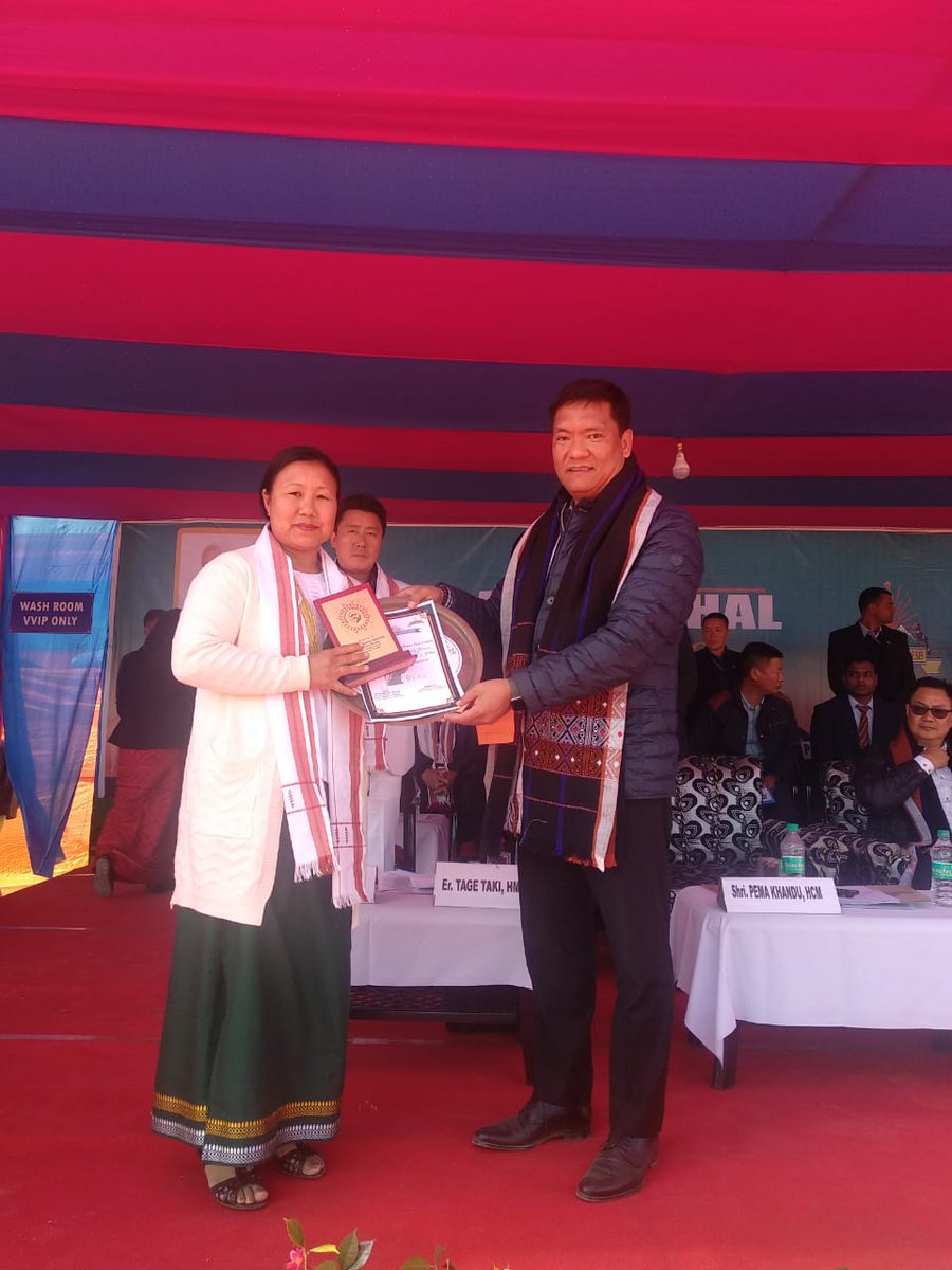 DistLower's tweet photo. What more a befitting way to launch #Arunachalrising at Ziro by felicitating the ground level workers who ensures social security schemes and other welfare schemes are reach to the people at the grassroot level.#ASHAs #anganwadiworkers https://t.co/ryTg8VBZwE