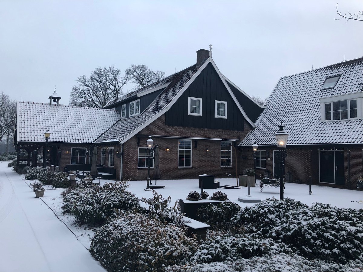 rosvantwente's tweet photo. Winter bij Het Ros van Twente! Tijdens uw verblijf heeft u ook mogelijkheid om een wandeling te maken in onze tuin &amp; te genieten van de natuur. Om vervolgens bij de haard weer heerlijk op te warmen.

Bekijk hier ons Fris &amp; Fruitig arrangement: https://t.co/d5W6eKqdsb https://t.co/g1loScHSdk