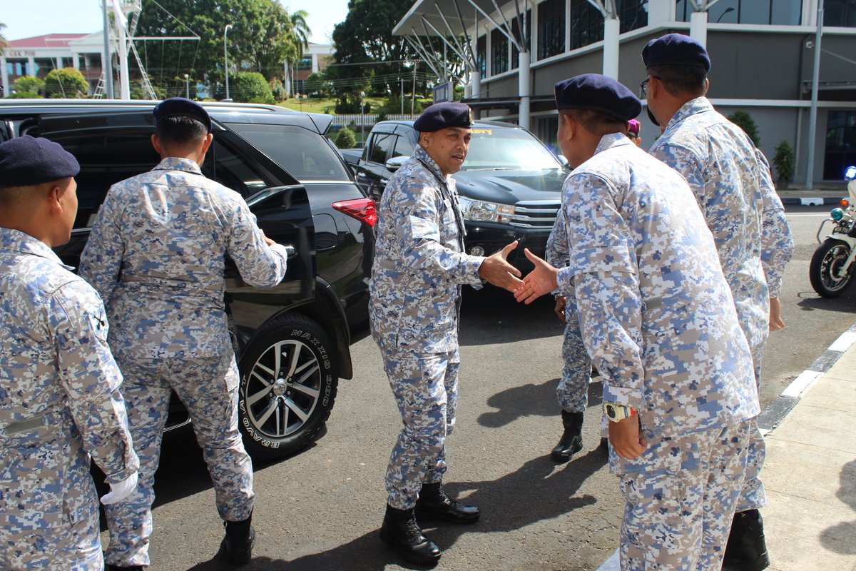 #KD SRI TAWAU NavyPeople pd 22 Jan 19  menerima Lawatan Ulung dari YBhg PTL Dato <a href="/reza_azeranil63/">reza</a> dan turut hadir <a href="/ARBA_My/">ARBA_RMN</a> <a href="/sabrizali/">sabri zali</a> Panglima Wilayah Laut 2..