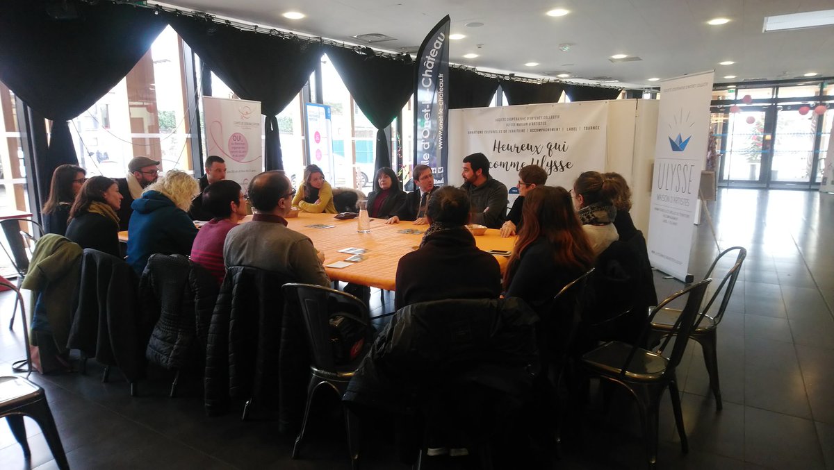 En direct de la conférence de presse du <a href="/LeKrill12/">Le Krill</a> qui présente la programmation du prochain semestre ! #onetlechateau #onetvertlavenir
