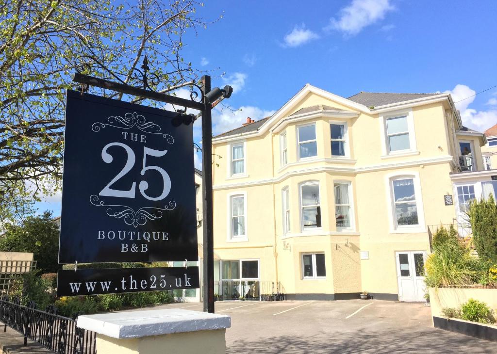 mydevonholidays's tweet image. Hey! Well Done, The 25 Boutique B&amp;amp;B Torquay for winning TripAdvisor's Travellers' Choice award for WORLD'S BEST B&amp;amp;B !!  Yay! Go Torquay!!! 😀👍👍@50plusinfobus #OMGB @TourismTweetsGB @VisitDevon @GreatDevonDays #UKHoliday2017 #BoostTorbay @Devon_Hour