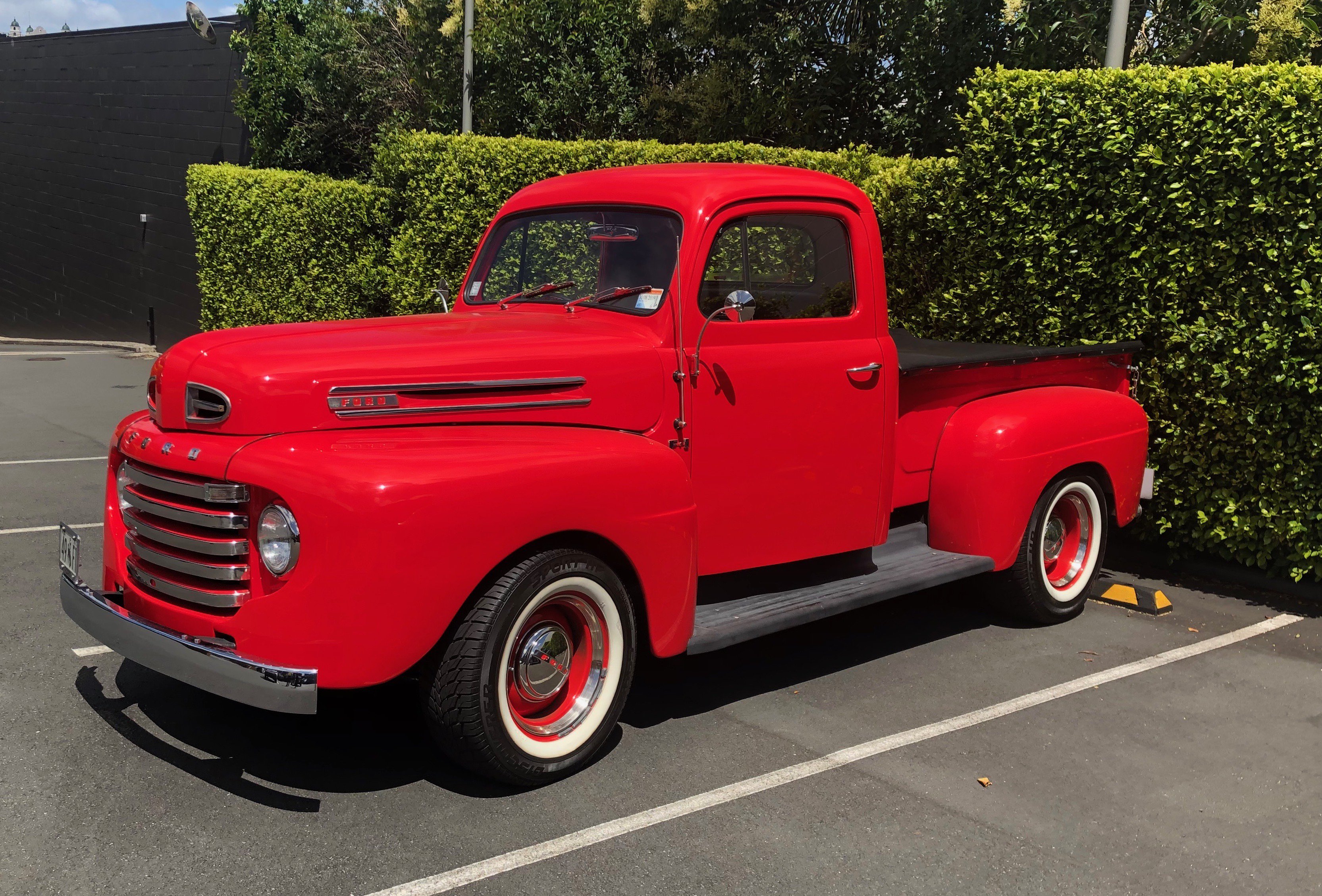 Neill on Twitter: "When i saw this yesterday thought 'THAT'S THE REDDEST RED ON A RED TRUCK I EVER DID SEE'. haven't changed my mind. #red https://t.co/lwfpFuCFbi" /