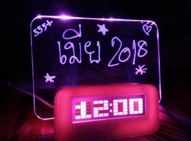 intrend_goods's tweet photo. ⏰นาฬิกาปลุกดิจิตอลพร้อมกระดานข้อความไฟ LED💡 

5 in 1 
🕐นาฬิกา
🎵นาฬิกาปลุก
🗓วันที่
🔅อุณหภูมิ
📝กระดานข้อความ 

เขียนได้ ลบได้ แถมปากกาให้ จะใส่ถ่าน/ชาร์จไฟก็ได้ค่า ไฟจะเป็นโฮโลแกรมแบบในรูปเลยน้า🧨 

👉 มี 3 สี: เขียว ฟ้า ชมพู
🔥 ราคา: 350 บาท 🔥
❤️ ปิดรับ 27/1 รอของ 5 วันค่า https://t.co/AfCmMSMDcE