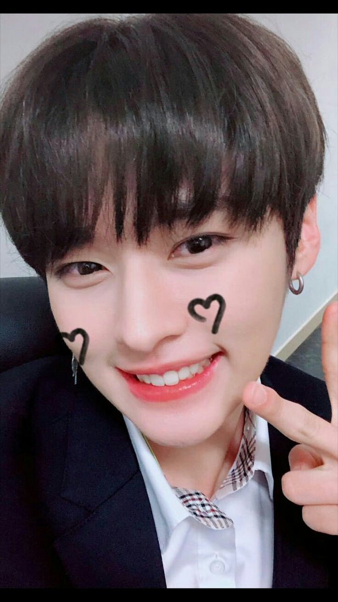 lkvishenka's tweet photo. LeeKnow, you are awesome person. You inspire me. I wish soon you feel better.
All Stay's and Stray Kids love you ❤.
#WeLoveLeeKnow
#StayWithLeeKnow https://t.co/Z6rL09D4jK