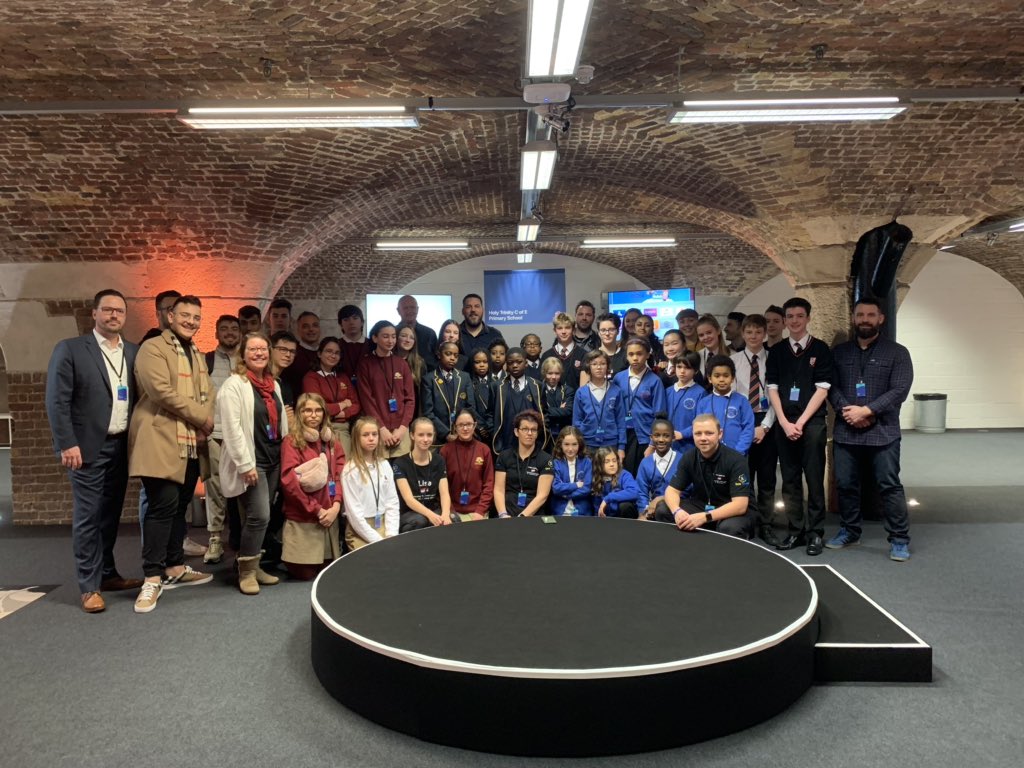 Day 2 and a lot of energy in the room before we start, students can’t wait to share their learning and the difference it makes #AppleEDUchat <a href="/AppleEDU/">Apple Education</a>