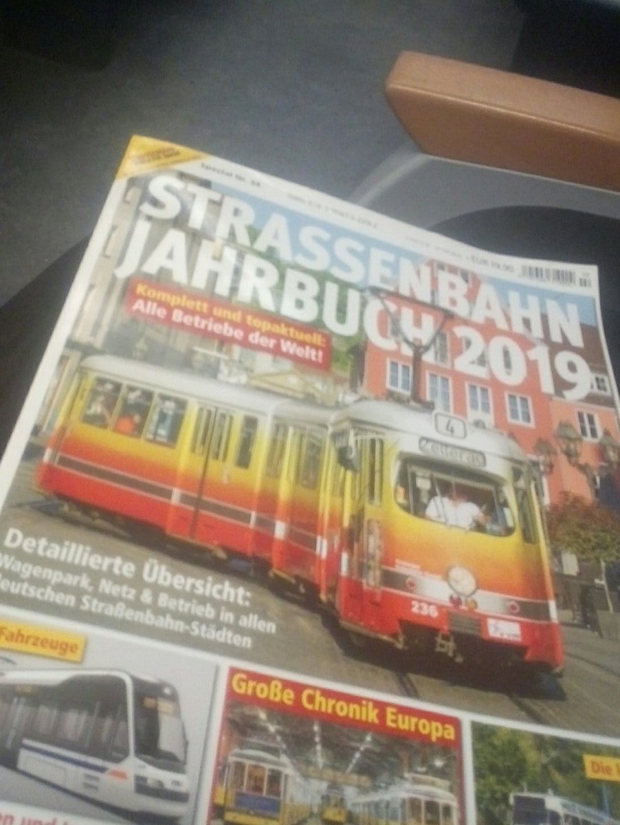 raumplanungtv's tweet photo. Das ist übrigens meine Lektüre auf meiner #DBBR https://t.co/zoIuUiMpM7