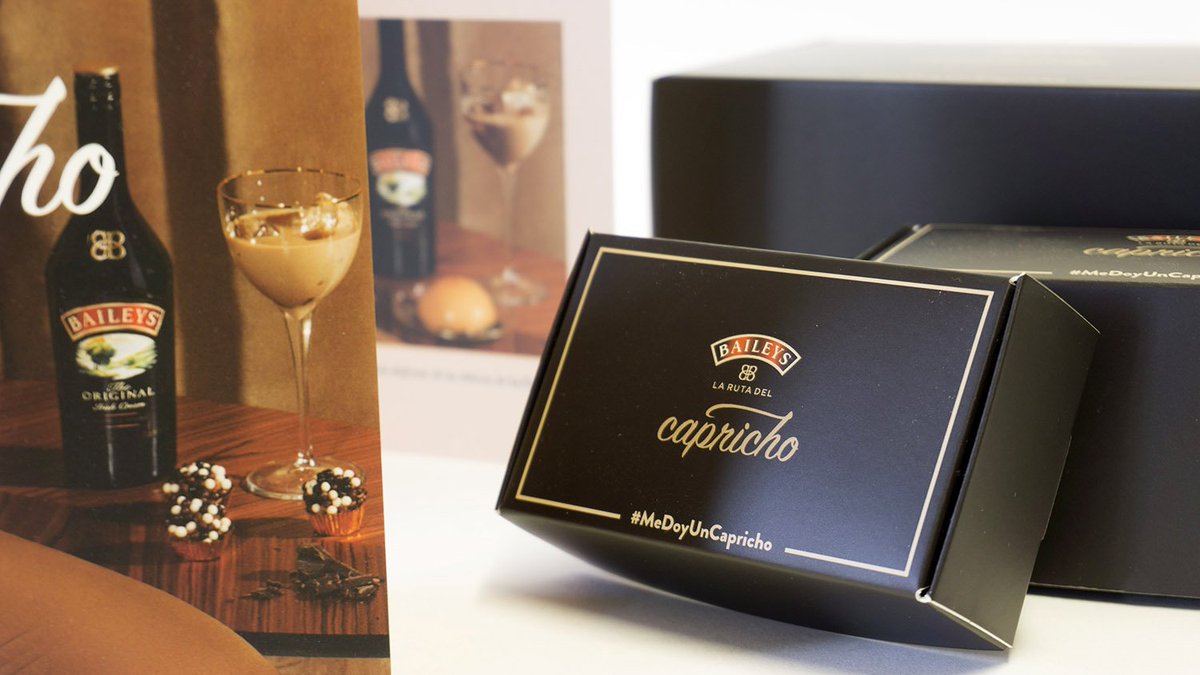 JJproProduccion's tweet image. ¿Nos damos un capricho? Así de bonitas quedaron las cajas que realizamos para PS21 en su acción con Baileys. Además de hacer el packaging, realizamos las cartas y vinilos para ocho pastelerías de toda España. Más trabajos nuestros: jjjpro.es #jjpro #packaging