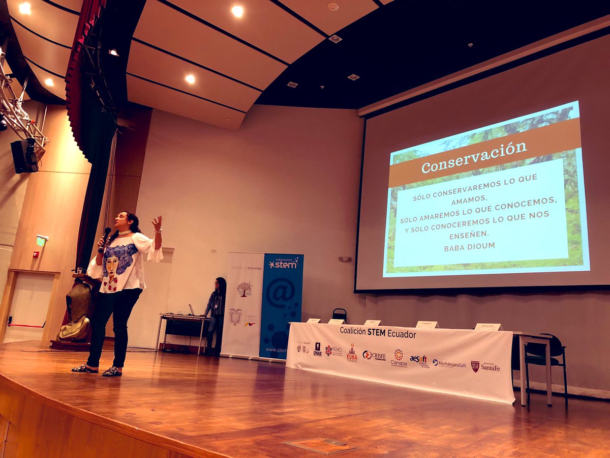SofiCabreraEs's tweet photo. “Solo conservaremos lo que amamos, solo amamos lo que conocemos” dice @mariacsegovia en #CienciaConBoca #STEMEc @KunaEcuador @XimePonceLeon @CientificasEC @EduSuperiorEc @Educacion_Ec @machangarasoft @SantaFe_EC https://t.co/9QYiSXGoEb