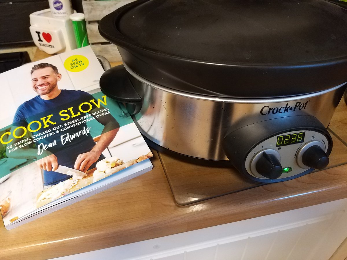 andieuridge's tweet image. OMG...@Deanedwardschef 's beef Ragu from his Cook Slow book is in the slow cooker and smells AMAZING!! Hurry up tea time!!! #cookslow #tummyrumbling