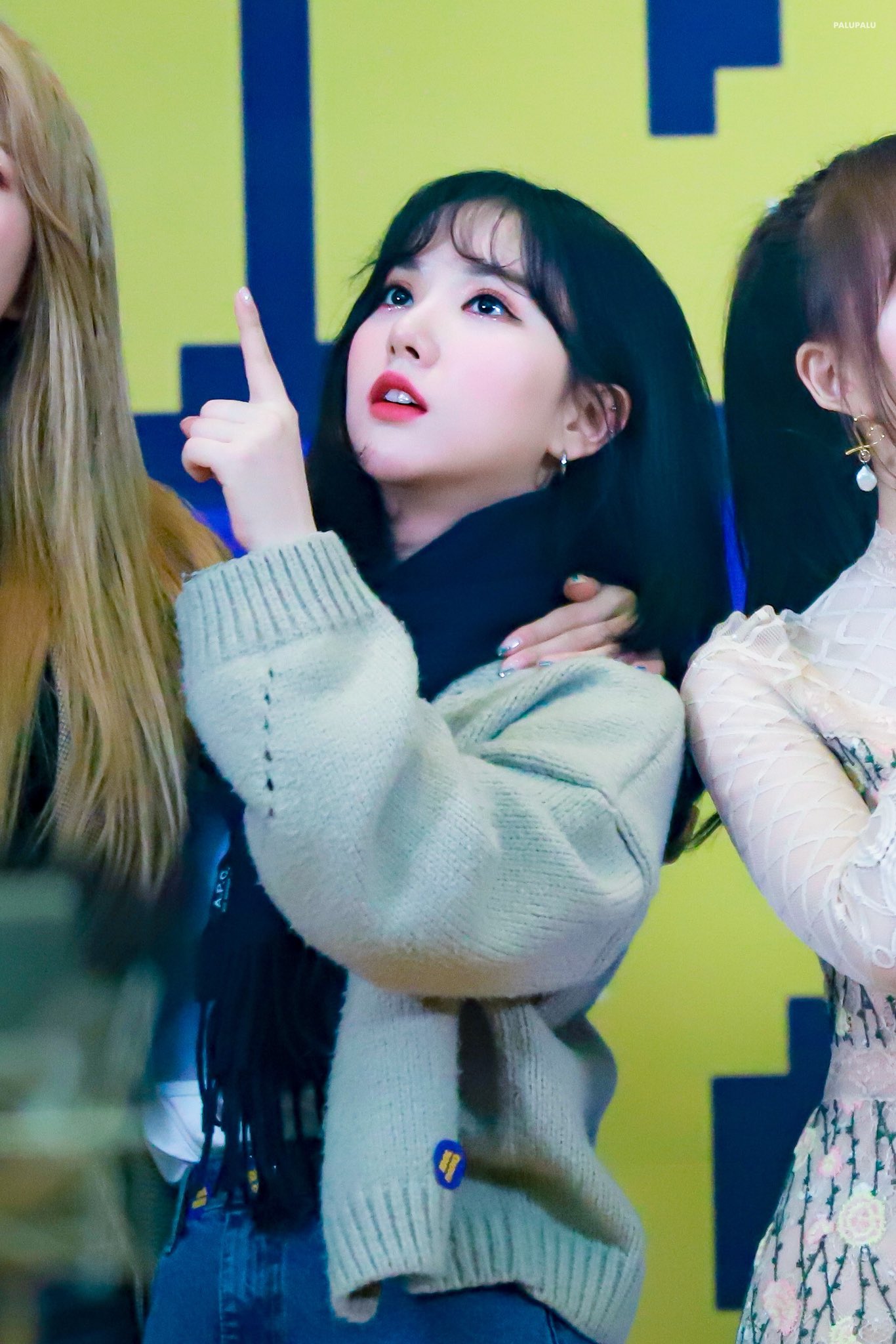 Dxm6FLgUwAEweYD.jpg:large