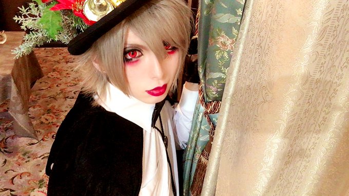 紳士並びに淑女諸君 ごきげんよう🎩✨  キミタチに逢えるまでもうすぐ！ 25日の出番は最後の方だぞ🕯 久方ぶりに1st.minialbumの曲の中から 大地の生命の亡霊たちの物語を語り聞かせよう！お楽しみに✨