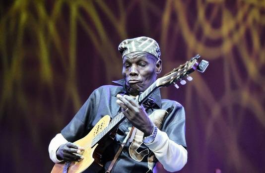 Zimbabwe lost a legend today.  #RIPSamanyanga