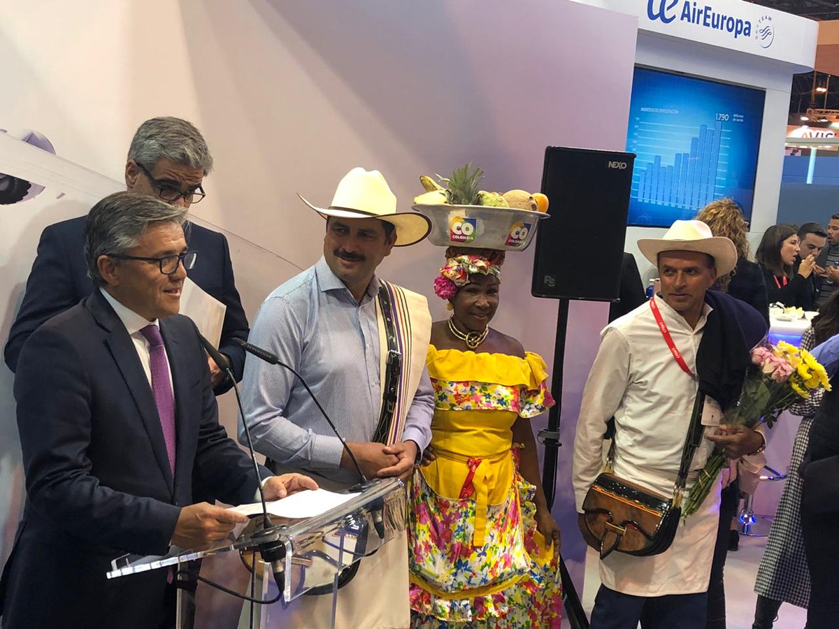 AnatoNacional's tweet photo. En este momento el Viceministro de Turismo, @jpfrankym habla en #Fitur2019 de la nueva ruta a Medellín desde Madrid a través de @AirEuropa.
"Esta es una compañía que ve en Colombia una gran oportunidad": Juan Pablo Franky.
@PaulaCortesC https://t.co/rKL8GnQc1n