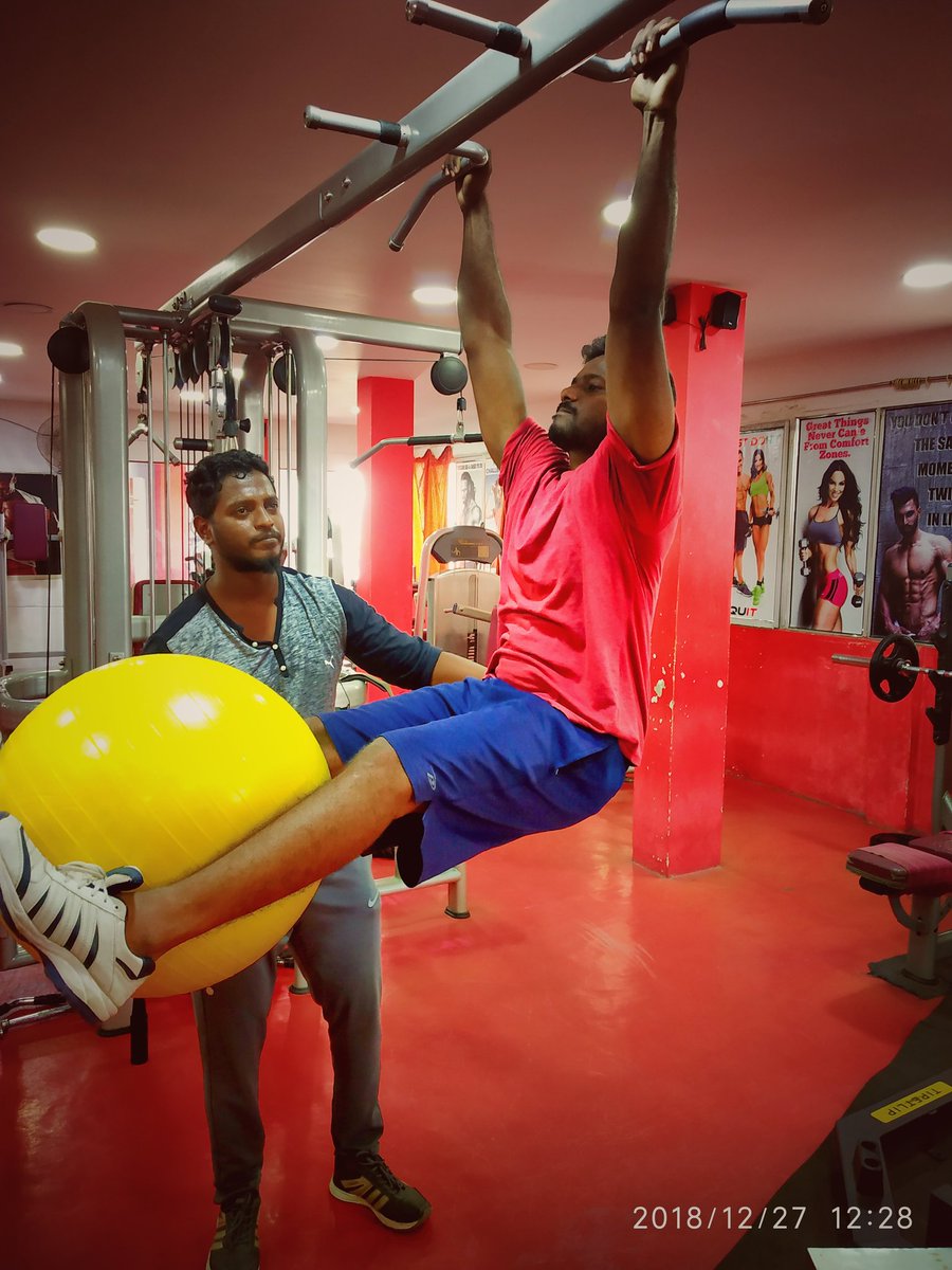 sasikumar120992's tweet photo. #muscle_creator
#creator_sasi
#fitness #motivation #gymlife
#abs #hanginglegrise #traningtime https://t.co/8VPPPitO5j