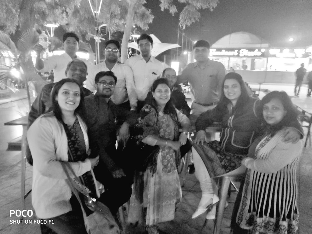 nisarg_nenuji's tweet photo. Partytime with #TeamHR @SBRsocial 
#Intasian https://t.co/WQGBodmTNW