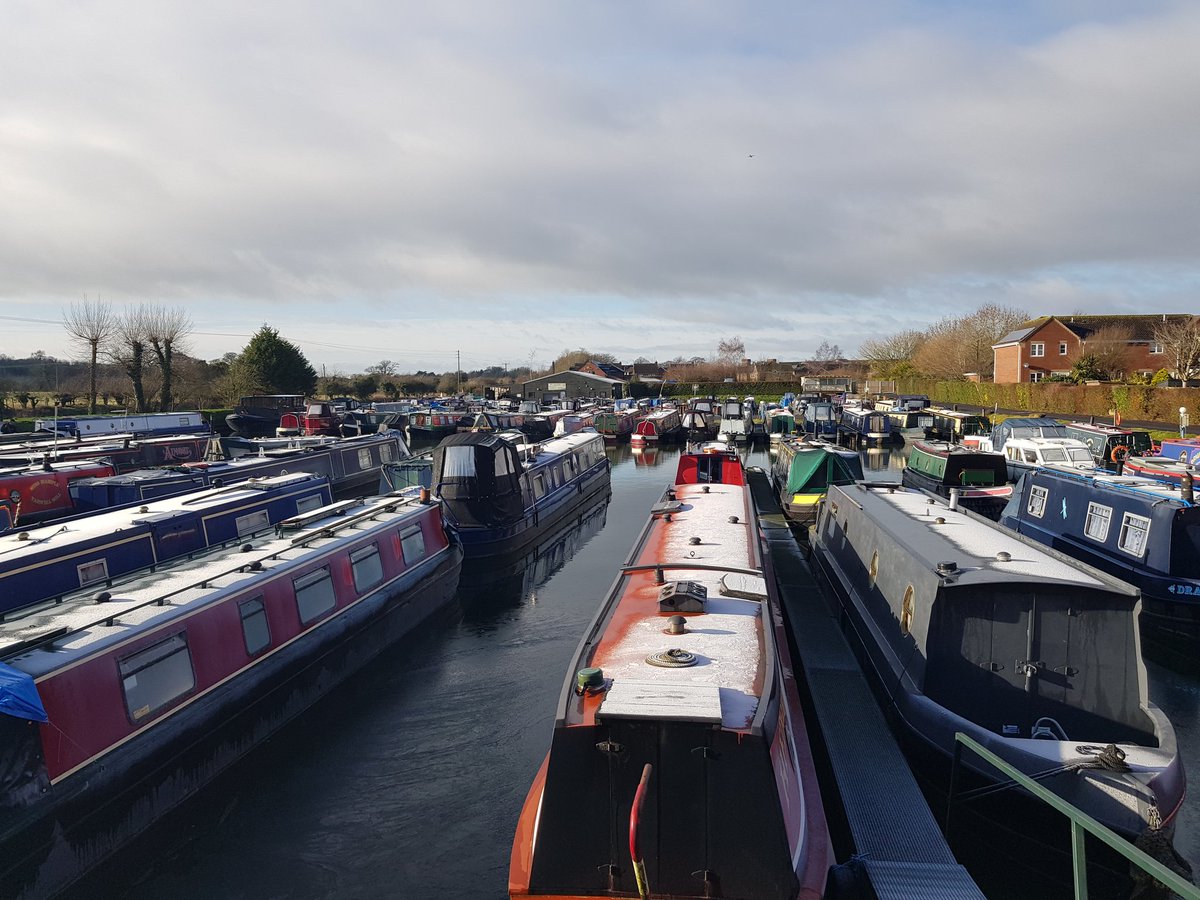 devizes_marina's tweet photo. Brrr it's a chilly day here today but so lovely to see the sun out ☀️❄ #devizesmarina https://t.co/UUUMhV8tLV