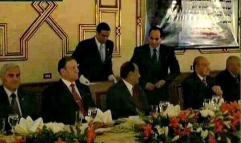sal_ayyup's tweet photo. طنطاوي : انا حاخد شاي بالحليب
السيسي : ومعالي الفريق يشرب ايه
طنطاوي : لف ياض وإسئله بنفسك
😂😂😂 https://t.co/FYmEqByaHO