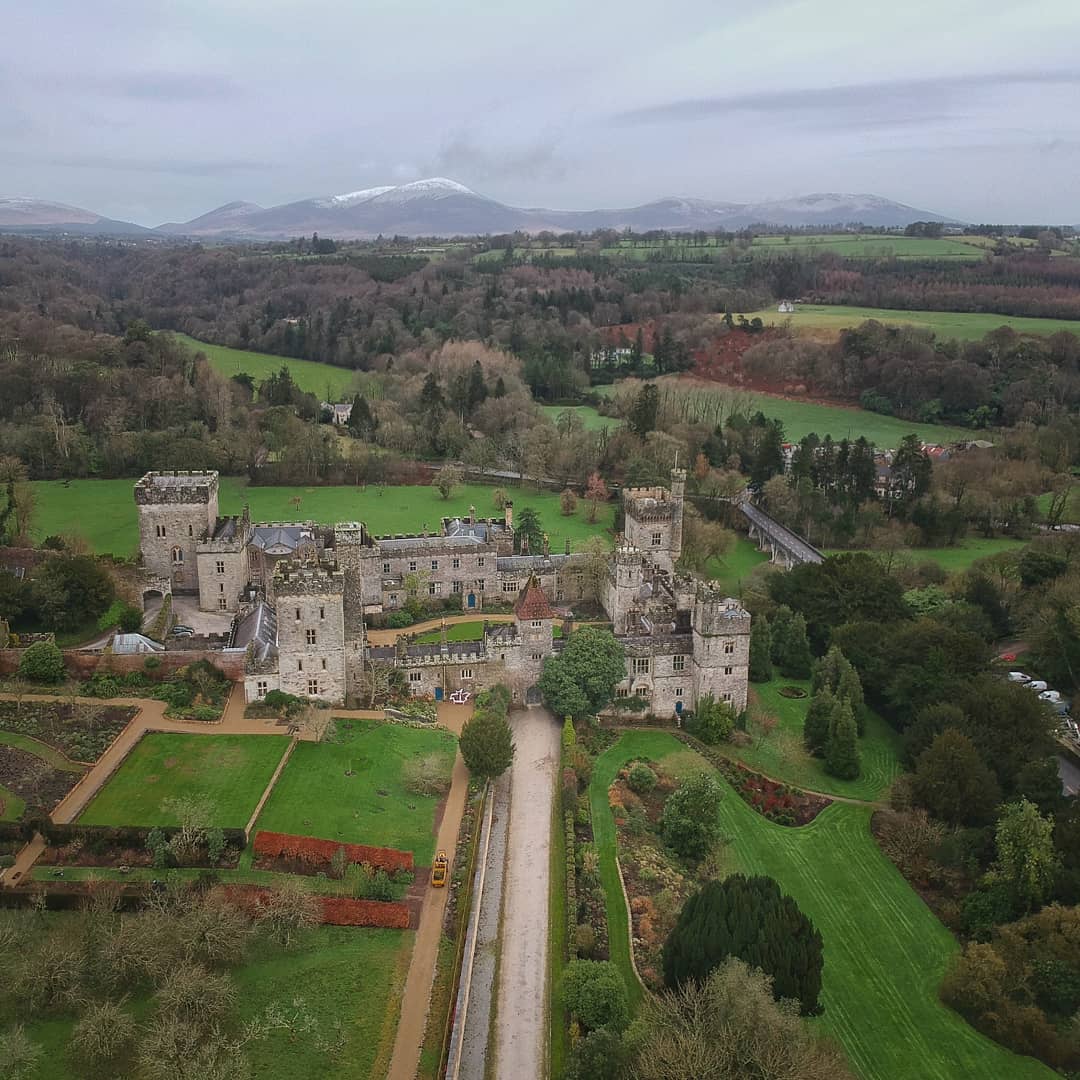 What a morning here in Lismore. Stunning views and one of Irelands most beautiful buildings. Built in 1195. Home to the Duke of Devonshire, and once home to Walter Raleigh, before he was locked up in the Tower of London for treason.
