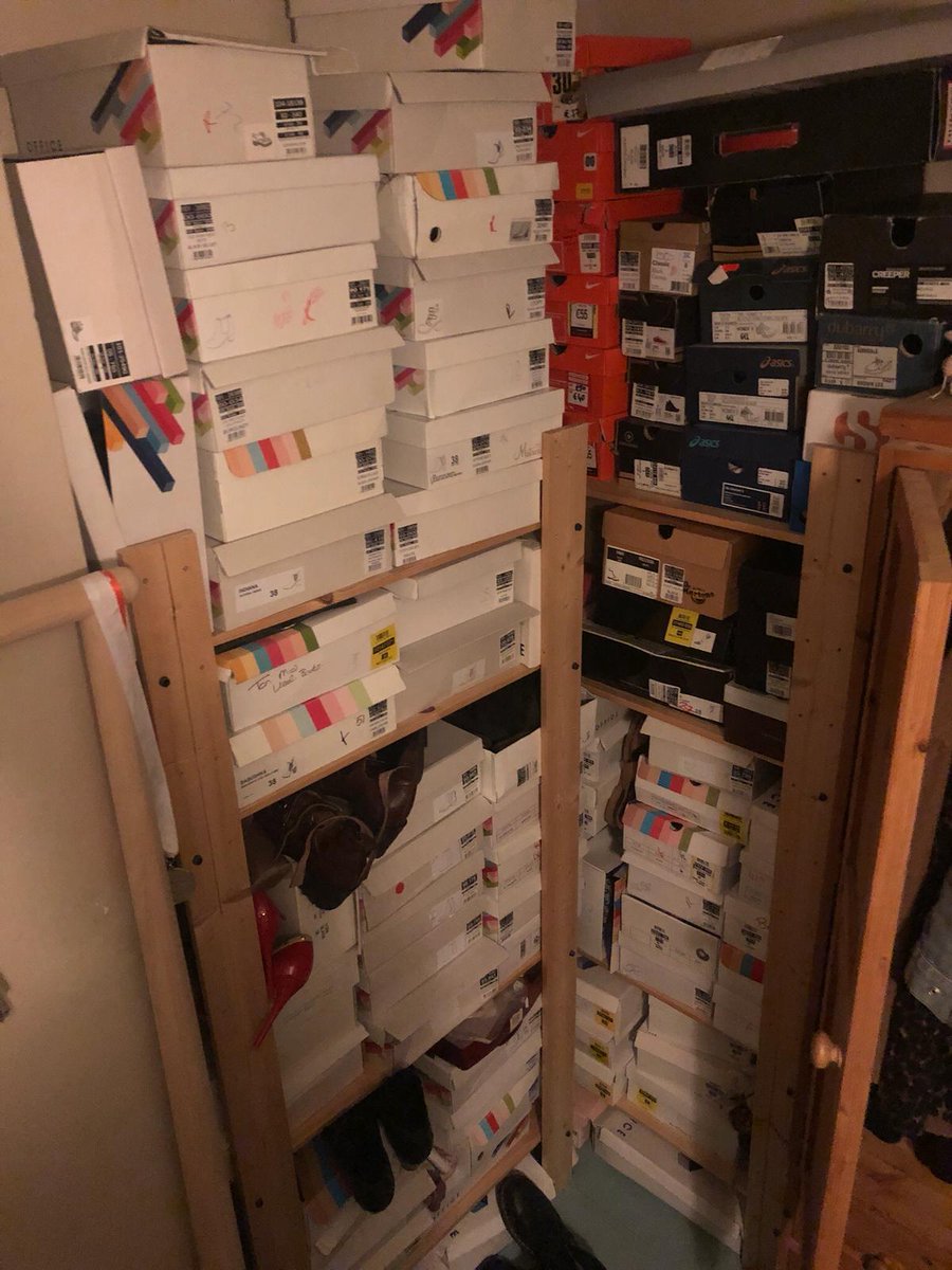 TodayFM's tweet image. Eimear from the @lstwrd team likes shoes... she REALLY likes shoes 👇 

She gave @MuireannO_C epic evidence of her shoe love. She reckons there's over 120 pairs! It started when she worked in a shop.

Have you a similar shoe fetish!? 👟👢👡👠🥿
#EimearLovesShoes #MuireannInAction