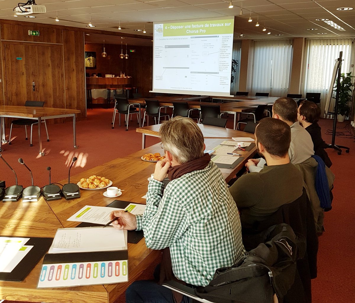 Ce matin, #petitdej avec nos fournisseurs autour de la #dematerialisation des #factures et #marchespublics #tdlh #logementsocial