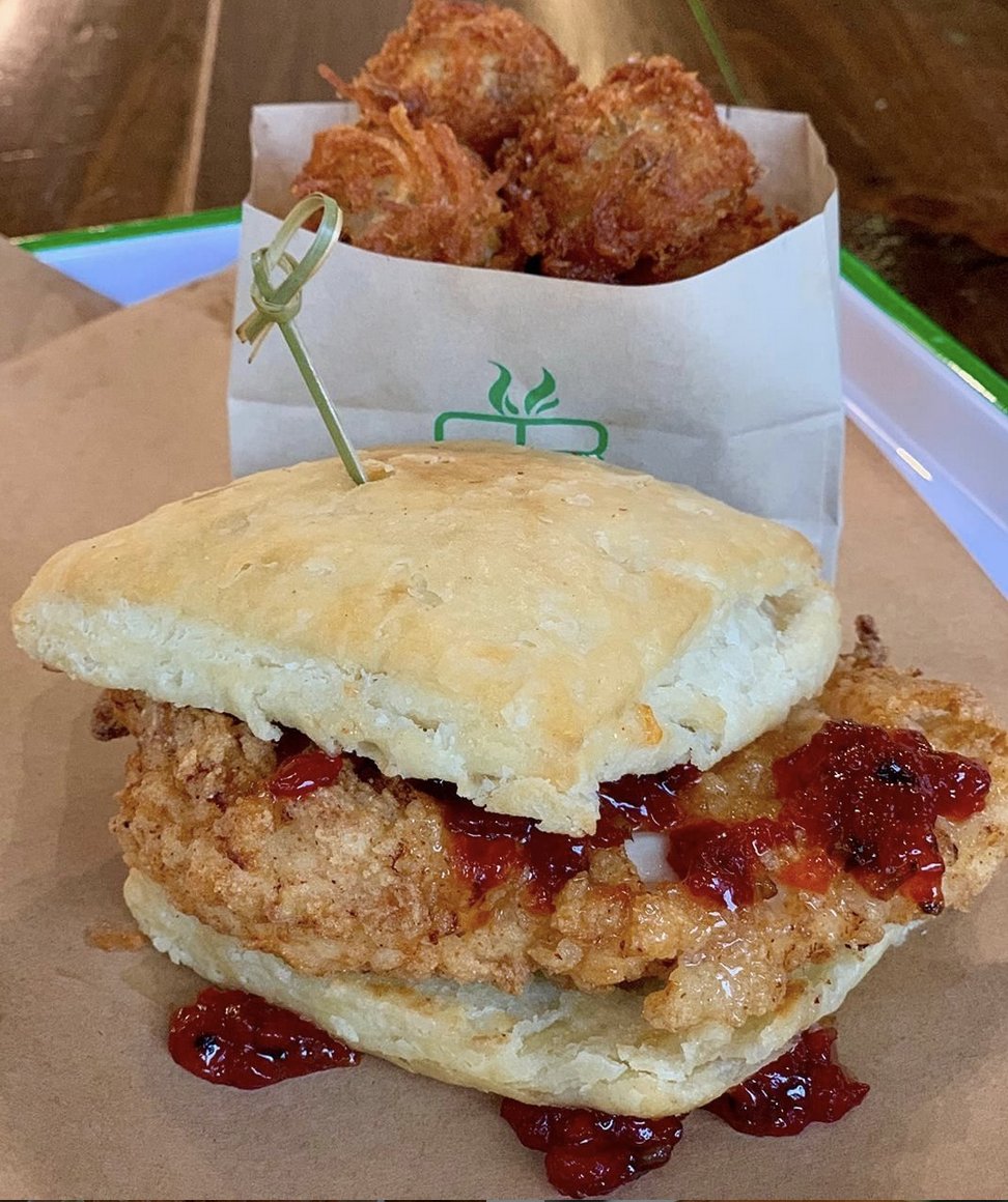BuffBurger's tweet photo. Loads of breakfast sandwiches at BuffBurger like this one:

😘 Crispy fried chicken
🥰 Pepper jelly
😍 House-made biscuit

Get your local Buff #breakfast 

https://t.co/dQD75gj1Ii https://t.co/c3ytwiOjtN