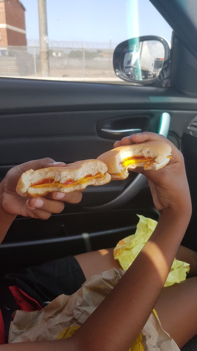 ClintTheLegend's tweet photo. @McDonalds_SA we know it's ke januworry boss... But I paid for burger patties 😒 https://t.co/B6WIjt2DwX