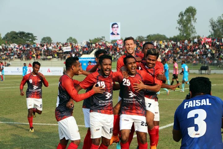 R&amp;G EN #BANGLADESH🇧🇩

#BPL2019🏆

•PARTIDAZO en mayúsculas y repaso táctico de el #BashundahraKings🇧🇩 de #ÓscarBruzón🇪🇸 y #JavierSánchez🇪🇸,con #34Gotor🇪🇸 ‘90⏱ infranqueable y con #26Colindres🇨🇷 ‘90⏱ estelar con golazo ⚽️ ante el actual campeón #AbahaniLimited🇧🇩.

⚽️🇪🇸🇪🇸🇪🇸🇨🇷👍🏽