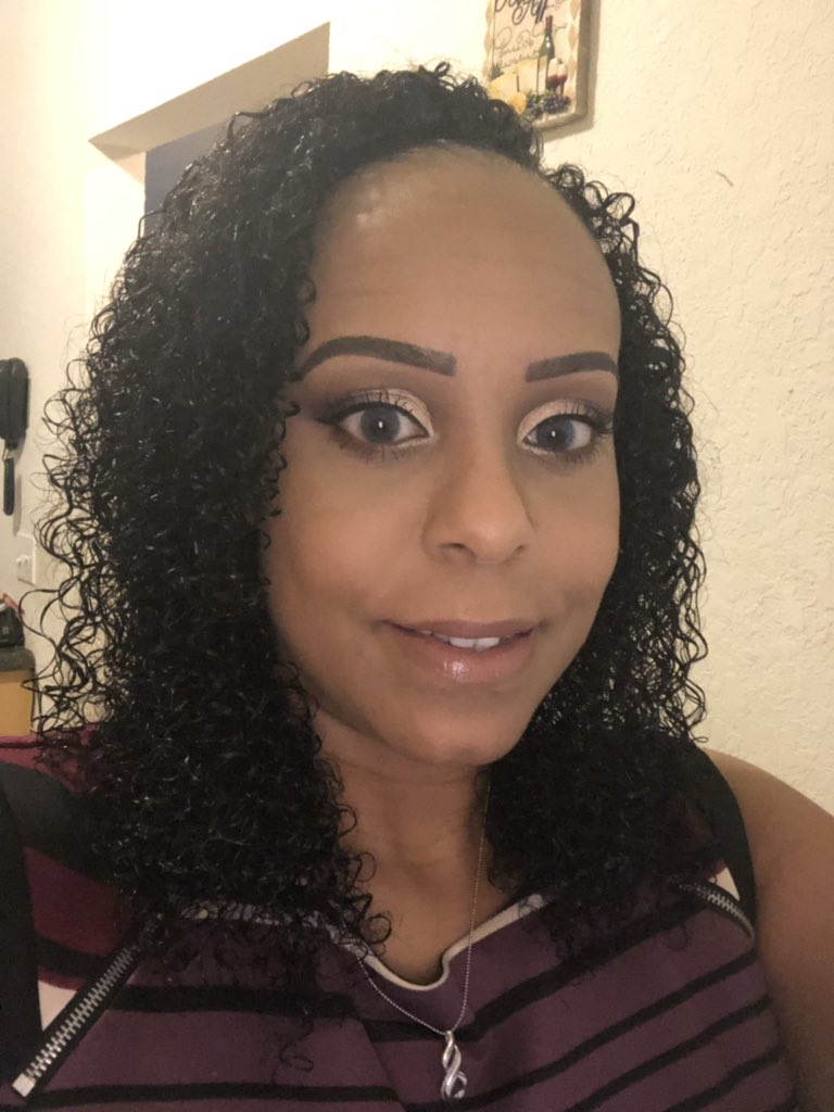 JackieNaturals's tweet photo. My look today. #purpleeyeshadow &amp; #nudelip (swipe for more pics)💄Also used #unclefunkysdaughter #curlymagic &amp; I think I will make this the final step in my hair routine. I absolutely love the #curldefinition &amp; hold! #curlspoppin #noedit #youtuber #jackienaturals #sub4sub https://t.co/JAr48hWylH