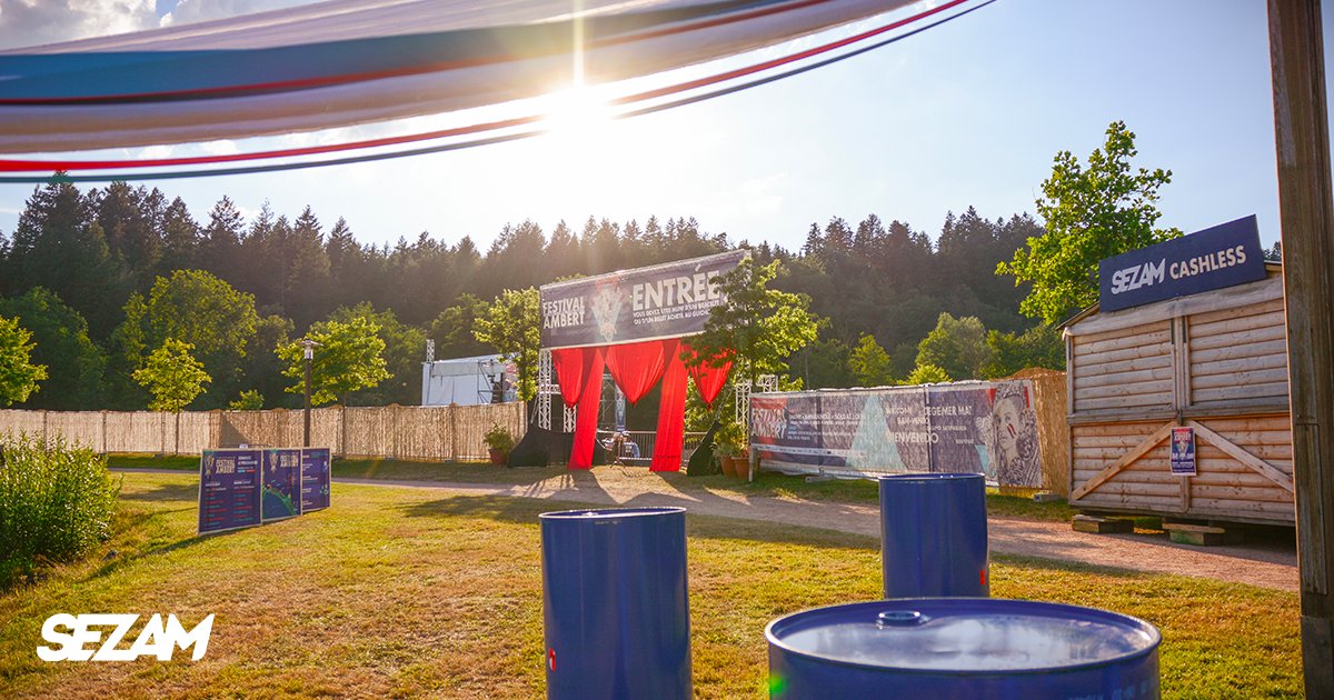 Vous ne l'avez pas encore lu !? 😮 Découvrez l'expérience 100% cashless du World Festival d'Ambert 🤩🔥 
▶ buff.ly/2QZPW8C #cashless #event