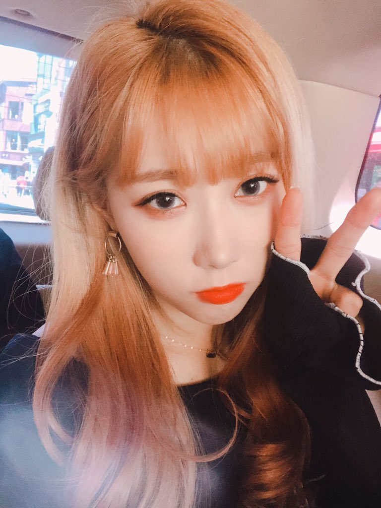 hf_dreamcatcher's tweet photo. [#하드털이] 꿈둥이들 보고 가세요❤️

금발머리 시절 한동도롱동동💕

#드림캐쳐 #Dreamcatcher #한동
#데뷔_2주년_하드털이📷 https://t.co/2gShOSClHx