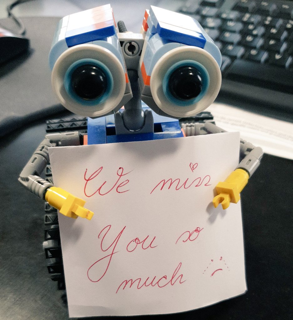 Wenn einer der Lieblingskollegen krank ist, senden wir liebevolle Genesungswünsche! If your favourite collegue is ill, we send him  loveley recovery wishes! #officemate #officelife #recoverywishes #myfirstrobot #tinkerbots #mint #steam #codingforkids #codingforkids #GetWellSoon