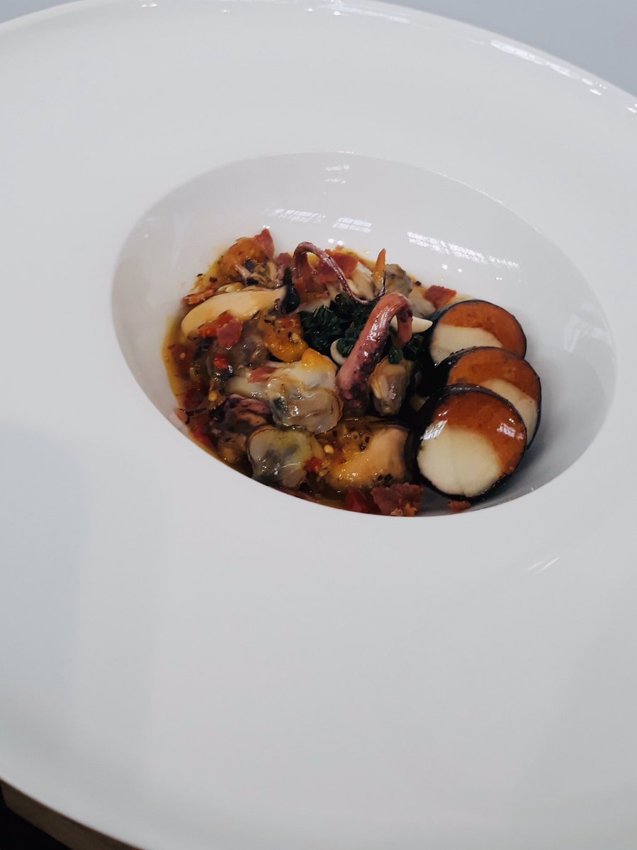 compassgroupuk's tweet photo. 🎉🎉 Huge congratulations to @JamesLarkins1 for his 🥈Silver medal and best in class for his beautiful dishes in the Restaurant plates fish course! #Compasschefs #teamCompass #Compasslife @Vadischef @Chartwells_UK https://t.co/2R1eWkp57e