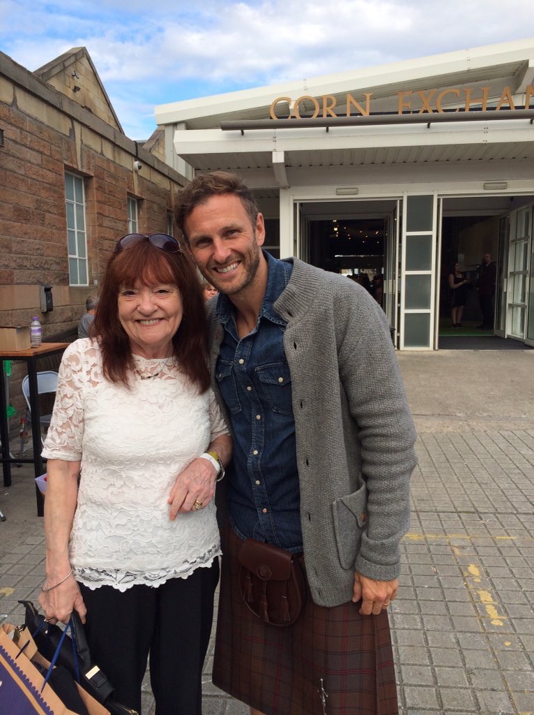 Saddened today to hear of the passing of a great Outlander fan, Esther Connolly. Esther was also one of Ayrshire’s finest, Kilmarnock born and bred!! This photo was when I met Esther in Edinburgh a couple of years ago. You will be missed, Esther. ❤️❤️❤️